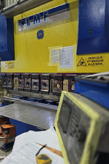 Pressing machine Image